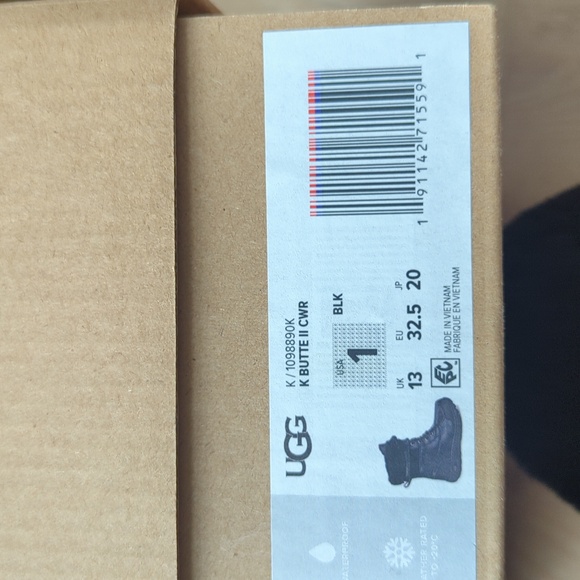 UGG K Butte II CR Winter Boots, Kids Size 13, Black NIB - Picture 8 of 9